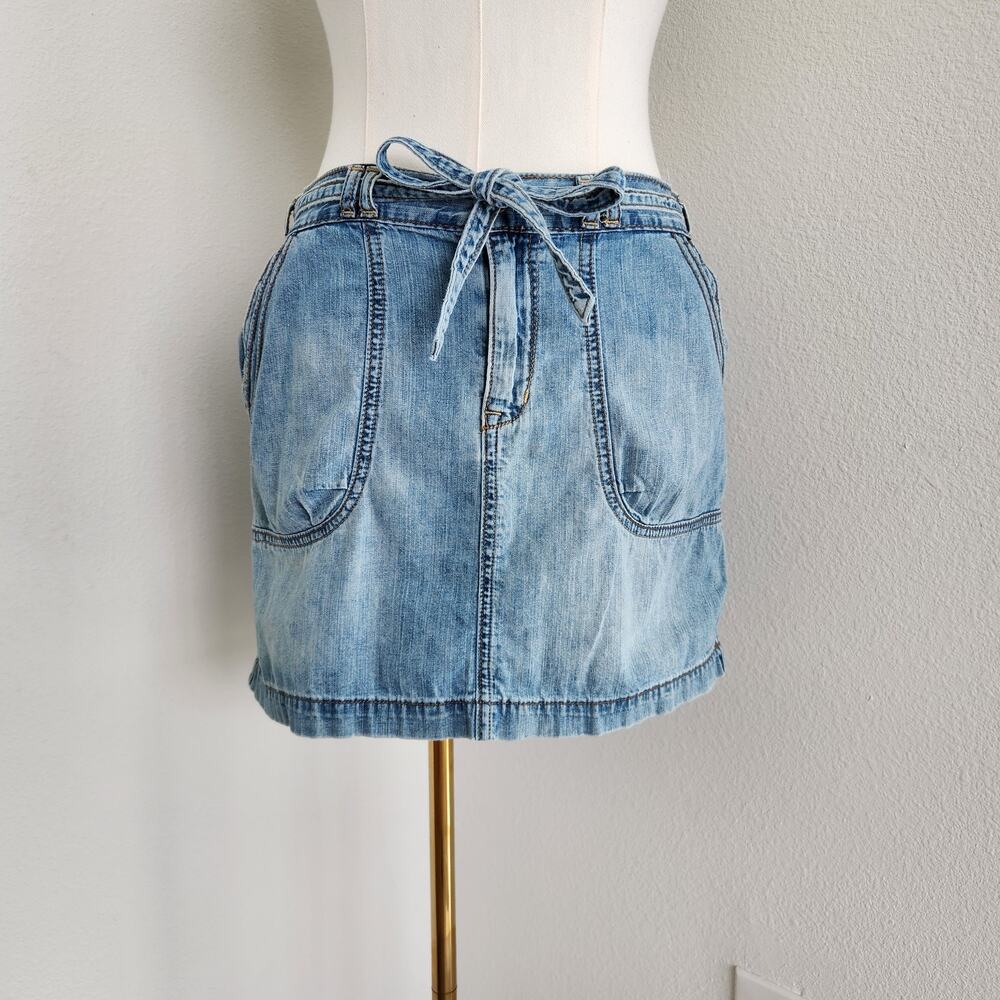 Vintage Y2K Old Navy Denim Blue Low Rise Cargo Mini Skirt Belt Light Wash 10